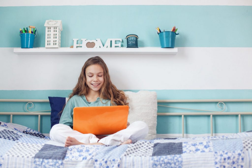 Online tutoring girl laptop 1
