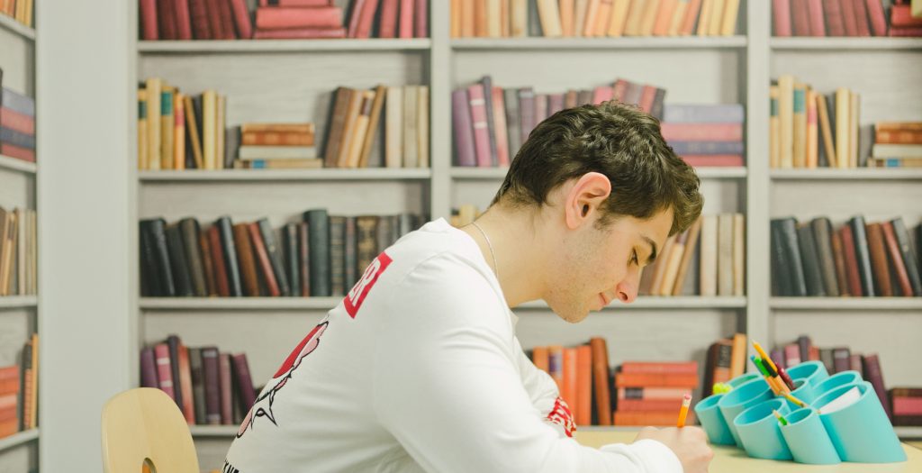 21 Ways to Reduce Digital Distractions During Online Classes and Homew | blogger.com